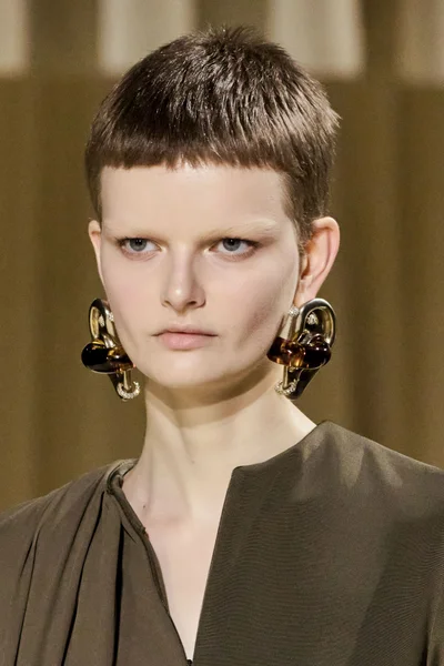 Look 76